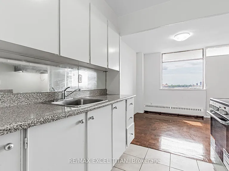 2255 Weston Rd #802 — Photo 8