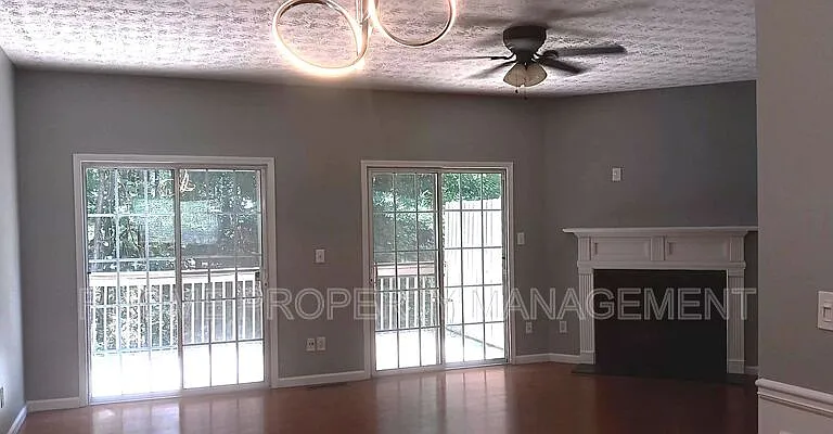 756 Celeste Ln SW — Photo 6