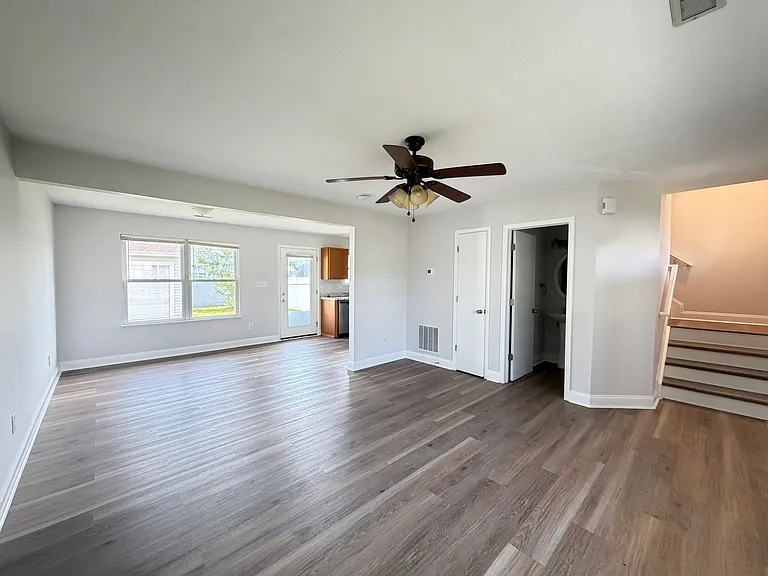 6611 Hunters Creek Blvd — Photo 2