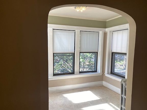 3rd image of 4931 N Monticello Ave