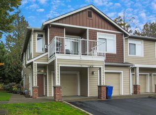 516 241st Ln SE #4, Sammamish, WA 98074