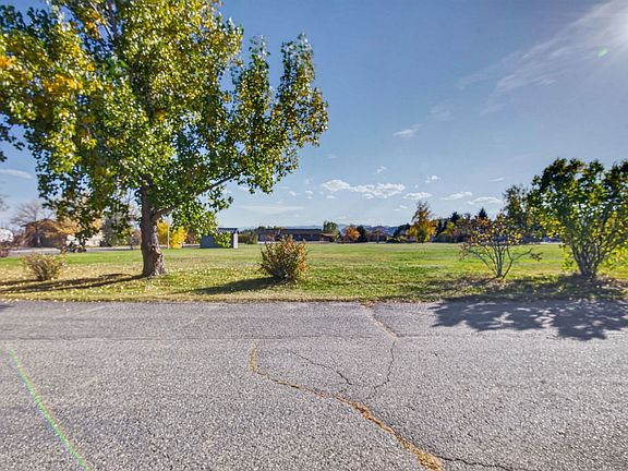 4th image of 282 Thomas Ct