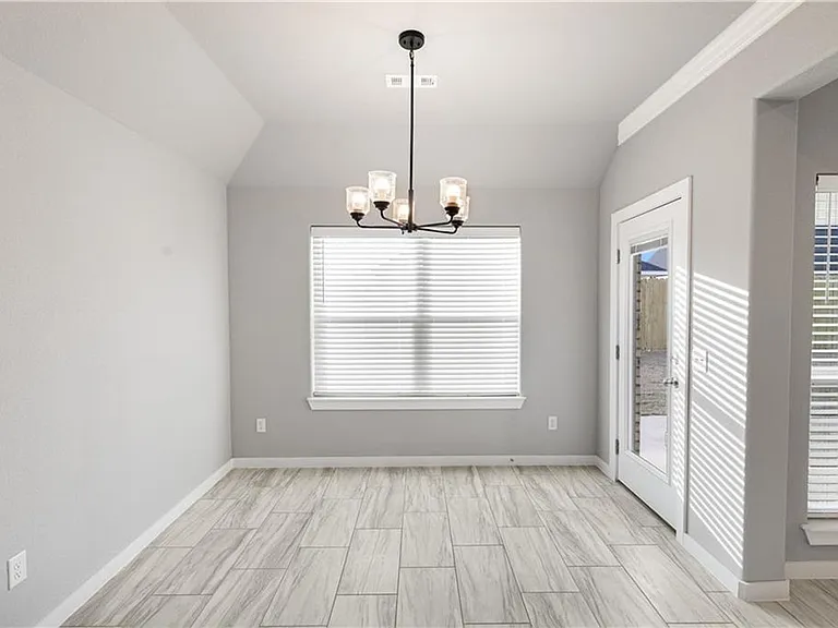 410 Peach Ave — Photo 15