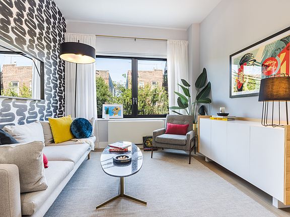 5th image of 176 Woodward Ave #402