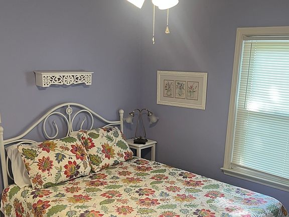 4th image of 304 N Lowe Rd