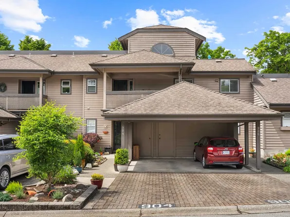 904 Roche Point Dr, North Vancouver, BC V7H 2T5