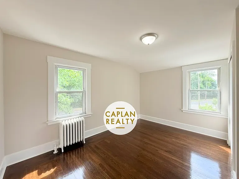 150 Crescent St — Photo 14