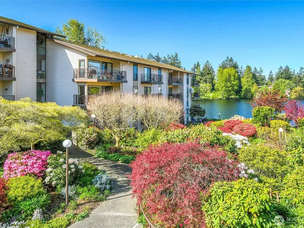 13215 Linden Avenue N #C209, Seattle, WA 98133