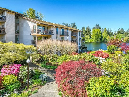 13215 Linden Avenue N #C209, Seattle, WA 98133
