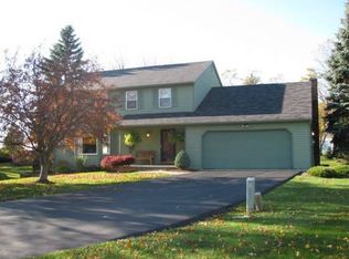 6 Tremain Dr, Fayetteville, NY