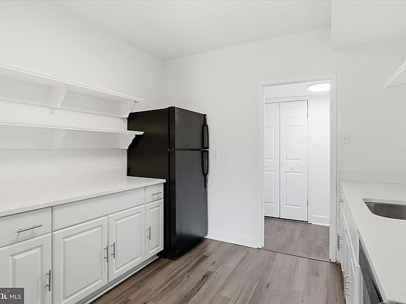5th image of 3100 S Manchester St APT 116