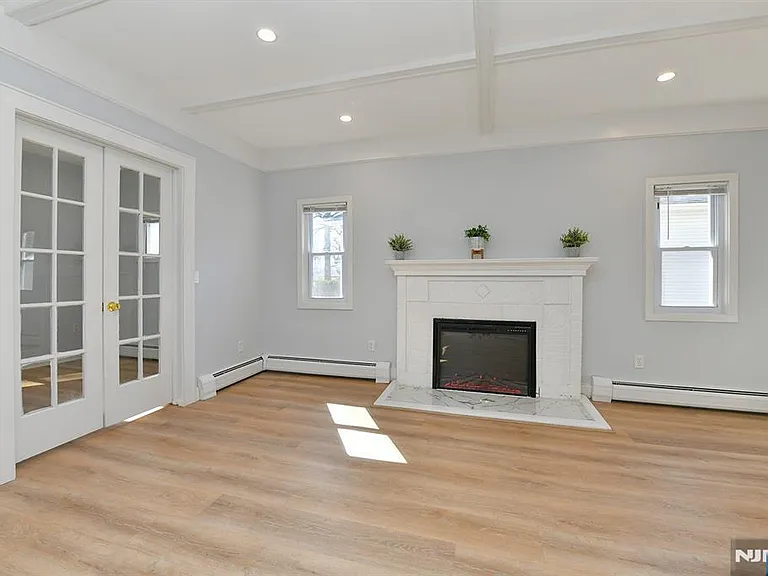 420 Carmita Ave #1 — Photo 5