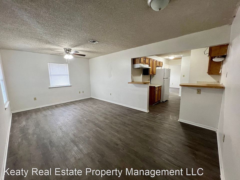 1st image of 305 Vieux Orleans Cir #C
