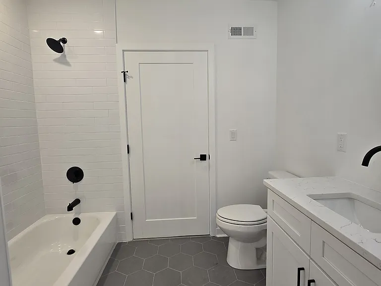 1628 Ridge Ave #A — Photo 4
