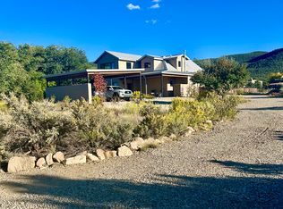 612 Critcher Rd, Taos, NM 87571