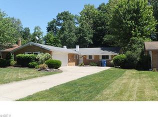 4925 Berkshire Dr, North Olmsted, OH