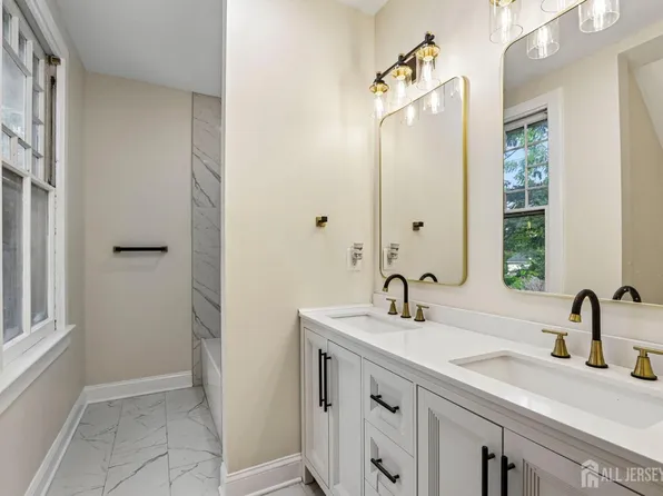 53 S Woodland Ave, Woodbury, NJ 08096