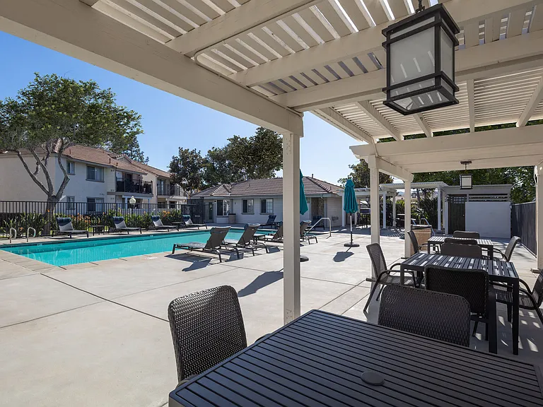 Somerset Apartments — Photo 10