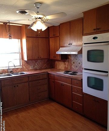 2nd image of 118 Elm Way E