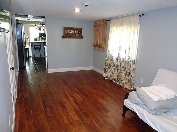 3rd image of 51311 Maplewood Dr