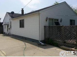 26 W Yale Ave, Pontiac, MI 48340