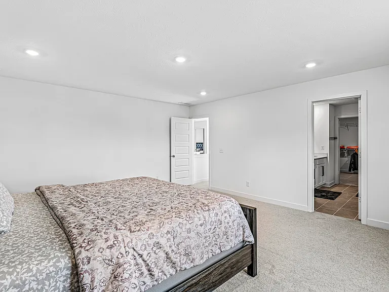 2240 Bauer Creek Dr — Photo 36