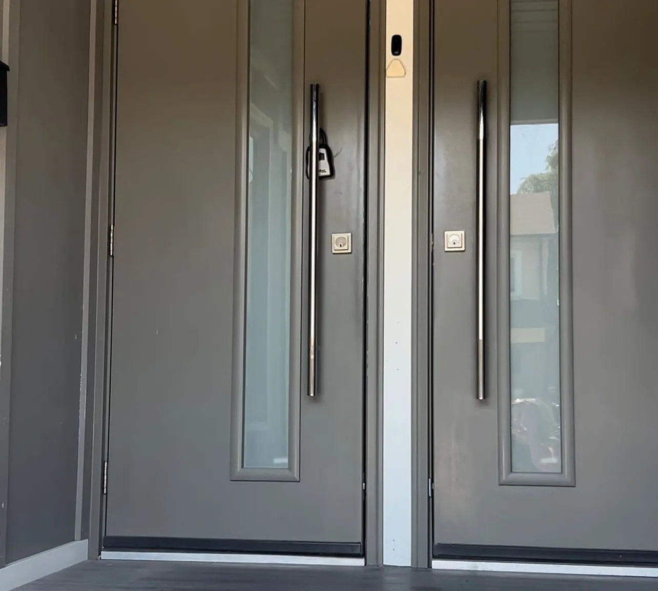 3 bed, $3,800 — Photo 1