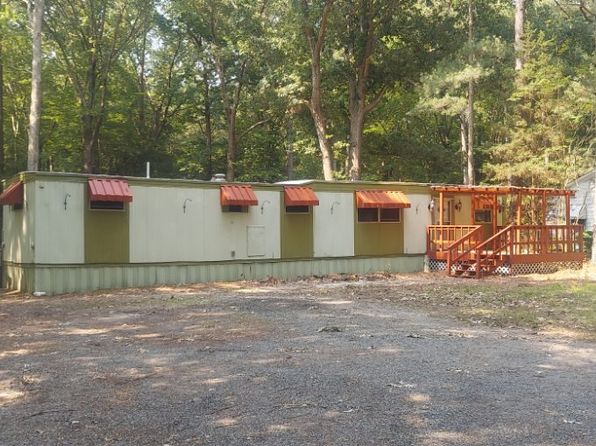 62 Woods Cove Ln