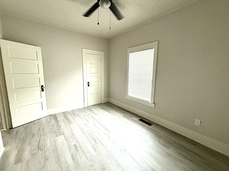 1105 NW Burch St — Photo 17