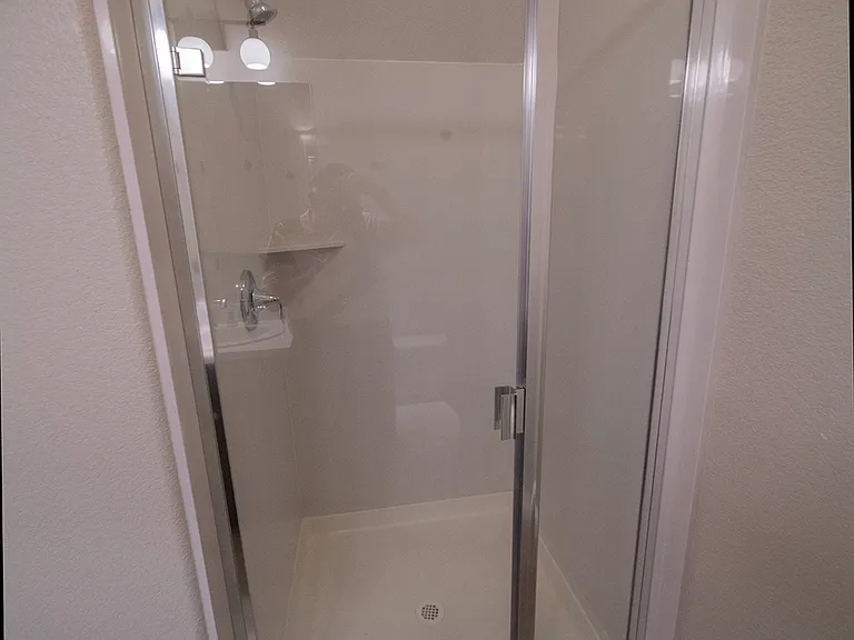 1501 Peony Ln — Photo 14