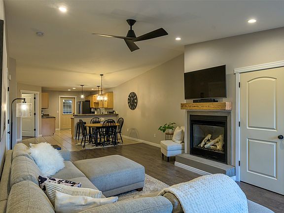 4th image of 2902 Tina Ave APT 107