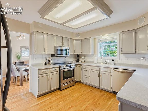 5th image of 8720 Anglewood Ct