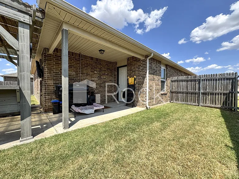 321 Karlee Ln — Photo 23