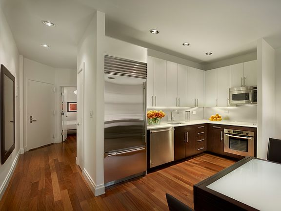 4th image of 123 W 44th St #506S