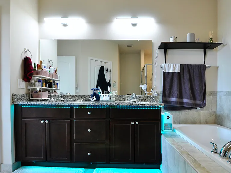 4481 Bridgeview Ln — Photo 32