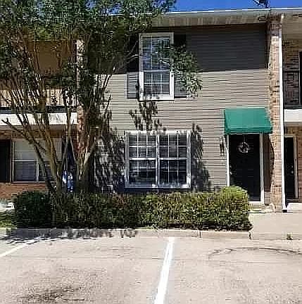 3rd image of 4624 Parkoaks Dr APT 12
