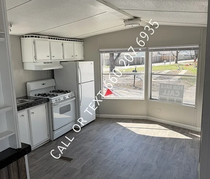 913 N Taylorville Blvd #19 — Photo 1