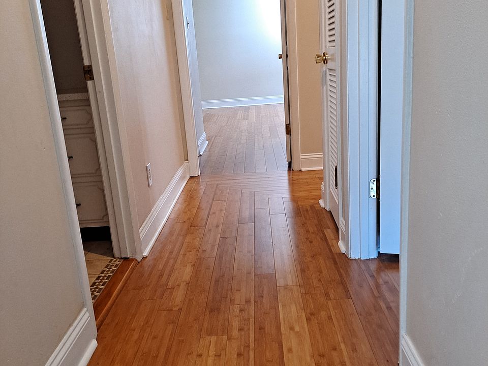 1st image of 1103 E Lakeview Ave