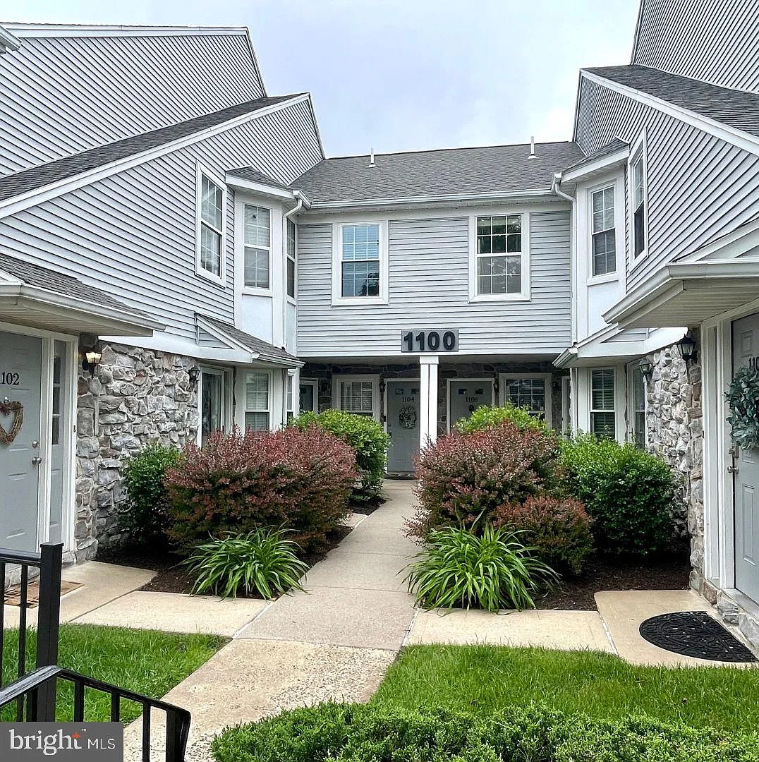 3 bed, $2,350 — Photo 2