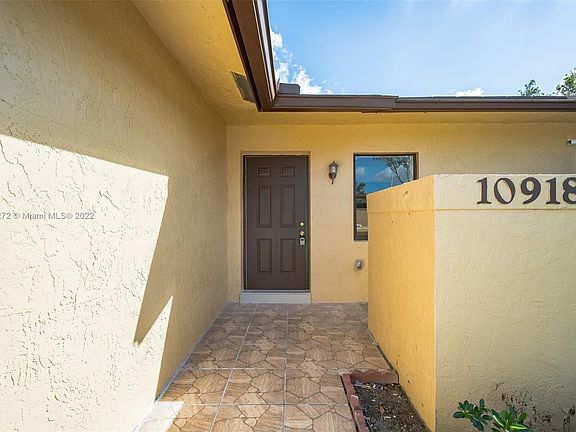 3rd image of 10918 NW 30th Pl