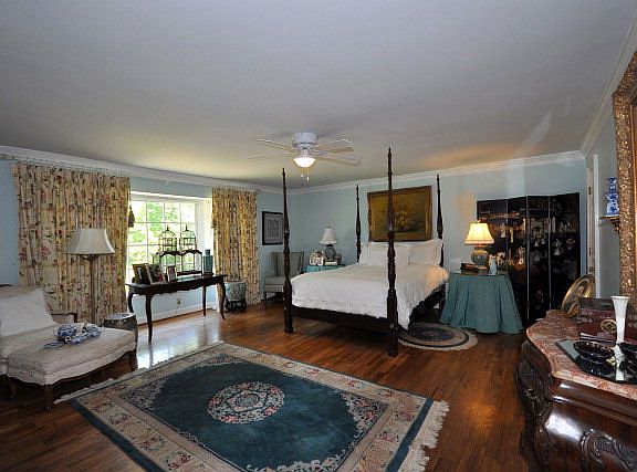 4th image of 214 Marty Dr