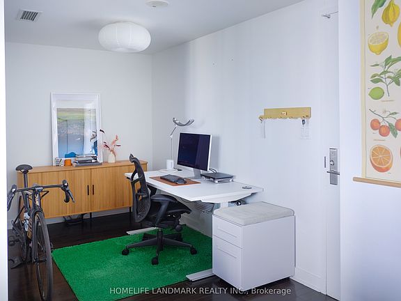 5th image of 126 Simcoe St #3306