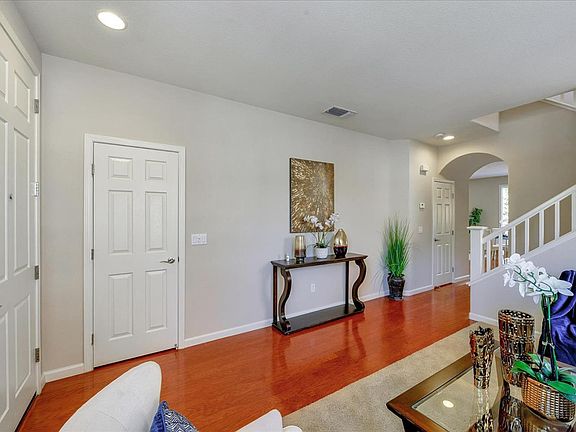 4th image of 7116 Cerro Crest Dr