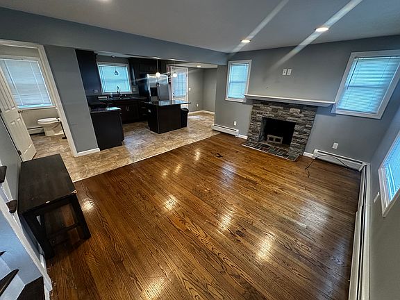 2nd image of 84 Ambrose St