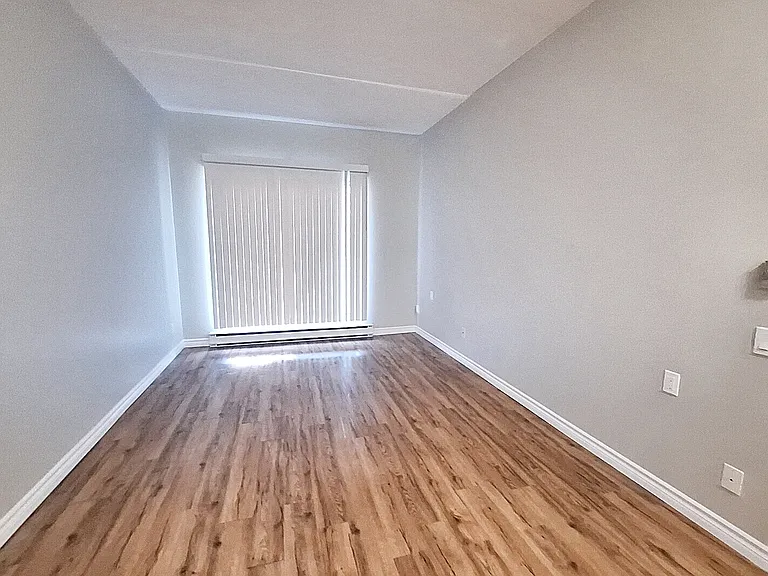 250 Albert St E — Photo 9