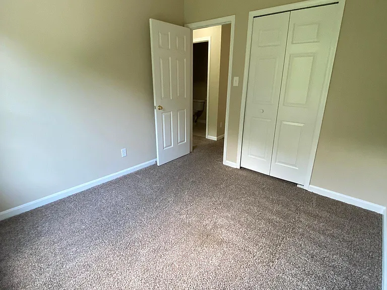 402 Dundee Pl — Photo 17
