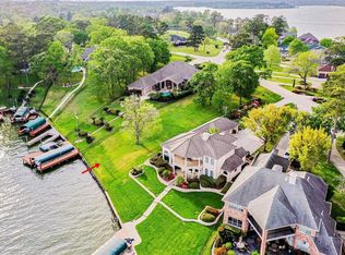 1038 The Cliffs Blvd, Montgomery, TX 77356