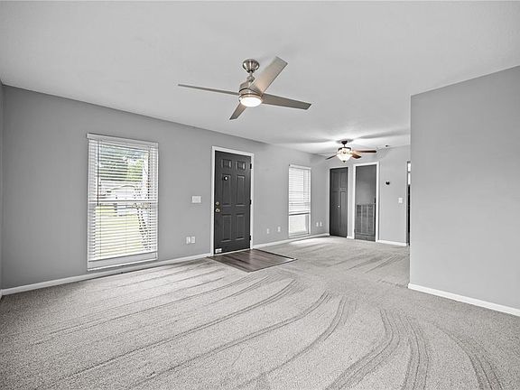 5th image of 2015 Ronald Cir