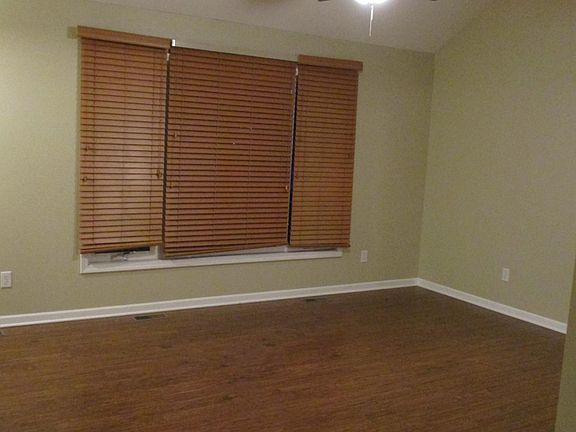 4th image of 620 N 2nd Ave