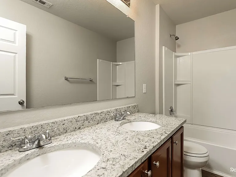 485 Auburn Park — Photo 11
